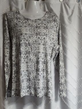 croft & barrow Black and White Patterned Long-Sleeve Tee